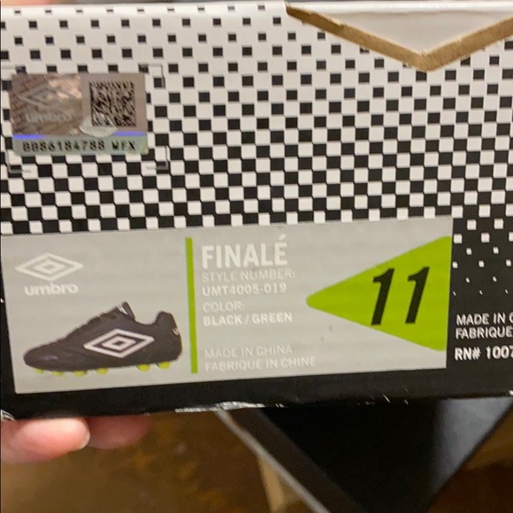 Like -new!!! Excellent condition cleats.  Worn 1x - Picture 7 of 7